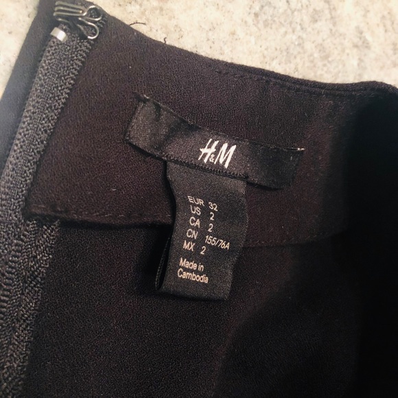 H&M Black Peplum Top Size 2 - Picture 4 of 5